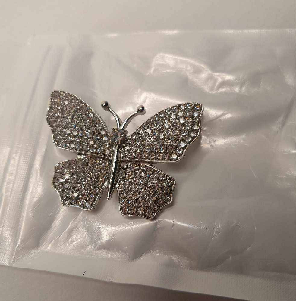 Butterfly Brooch with Rhinestone - Picture 6 of 6
